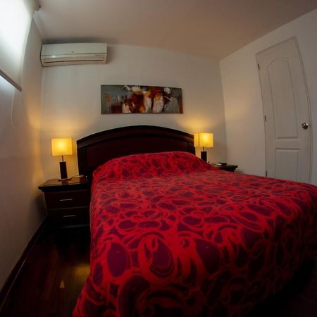 Bed & Breakfast - La Casa De Ceci Lima Eksteriør bilde
