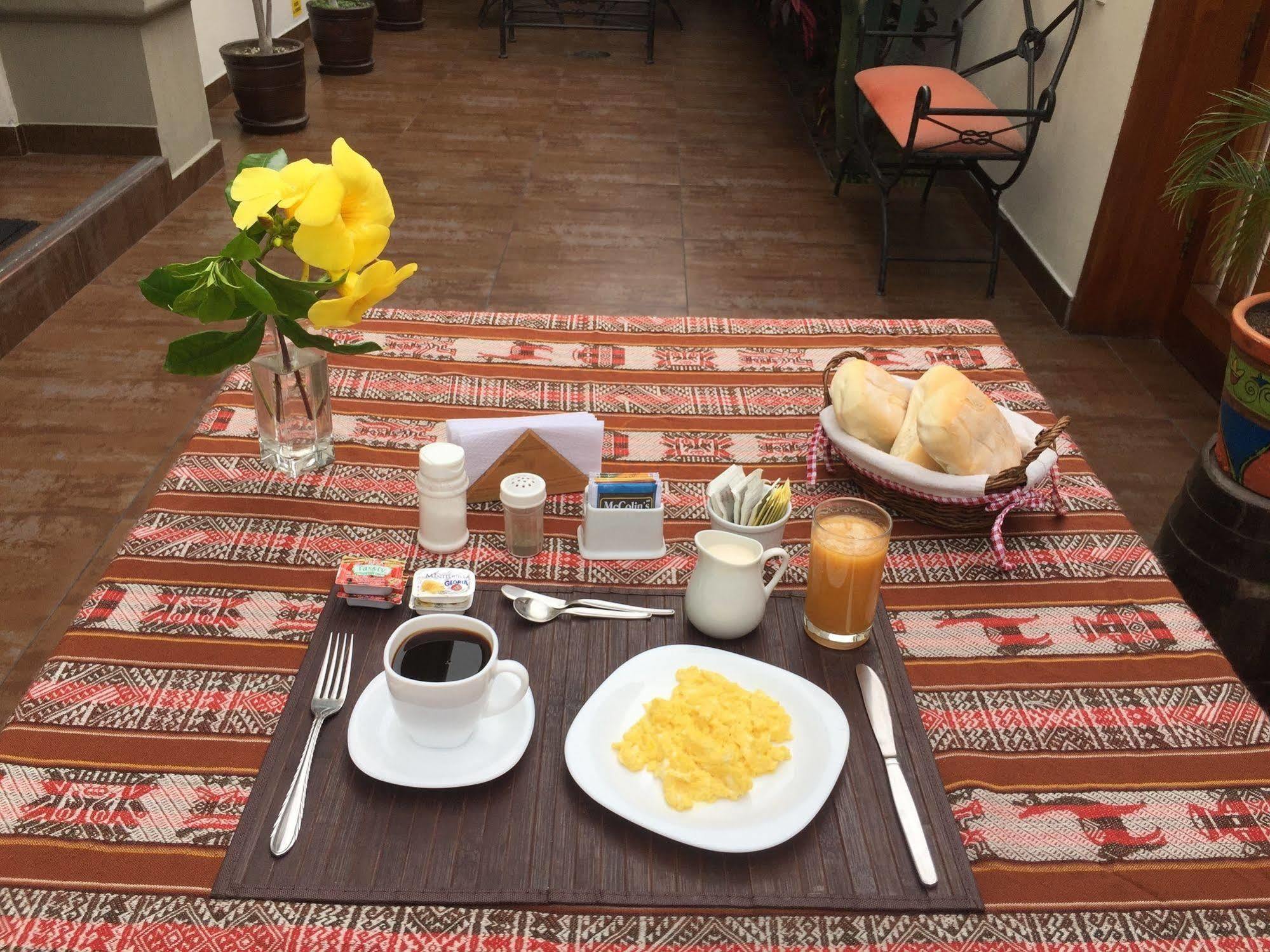 Bed & Breakfast - La Casa De Ceci Lima Eksteriør bilde