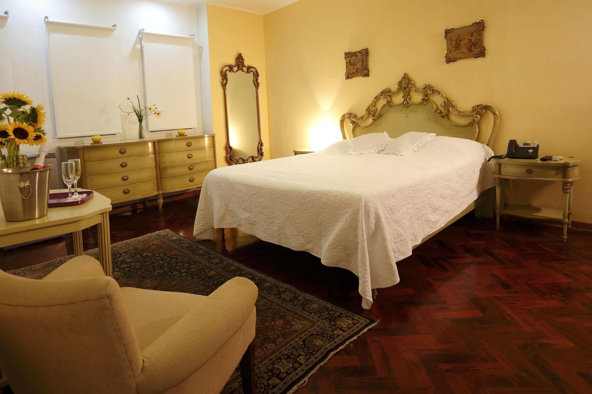 Bed & Breakfast - La Casa De Ceci Lima Eksteriør bilde