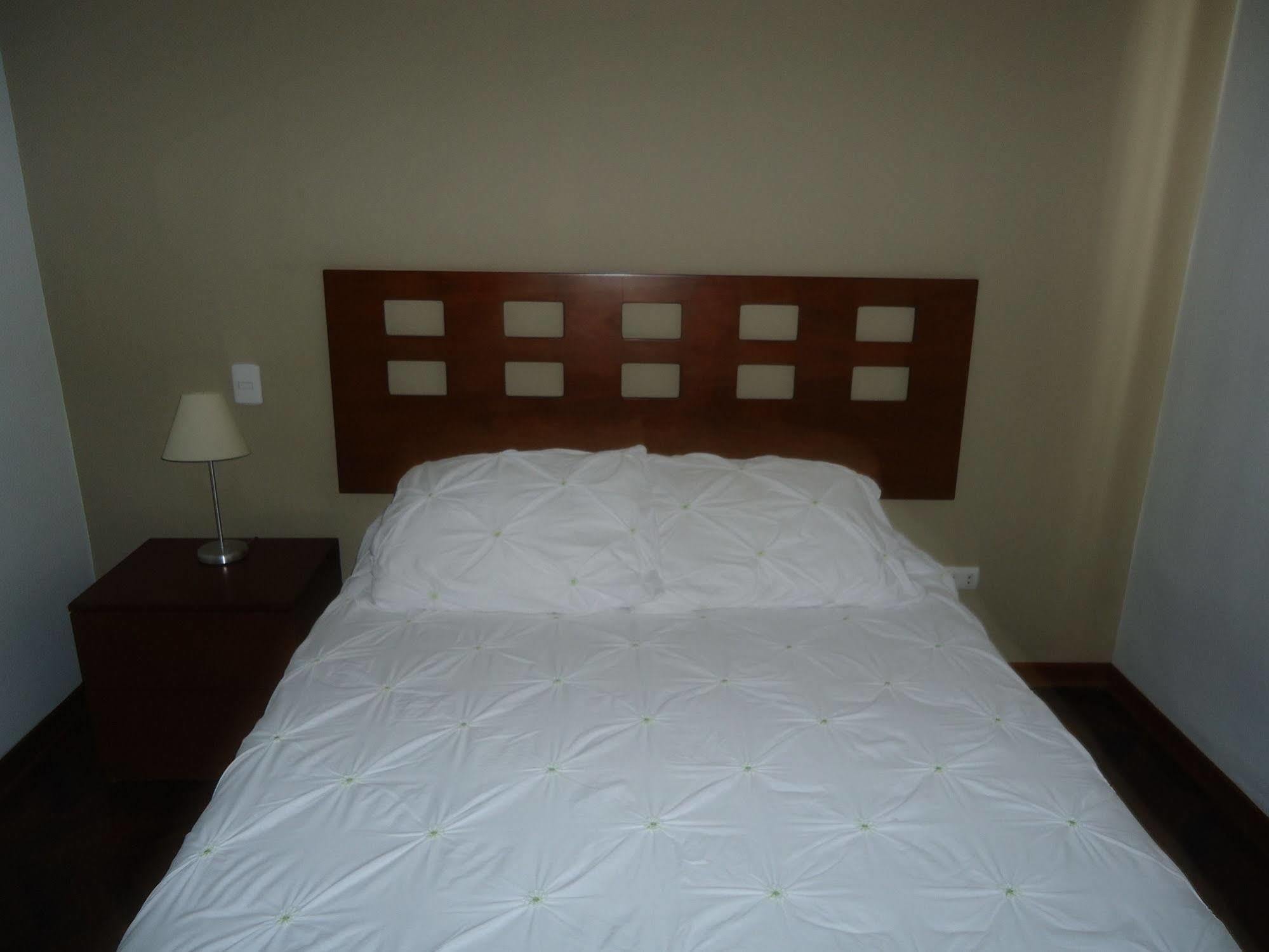 Bed & Breakfast - La Casa De Ceci Lima Eksteriør bilde